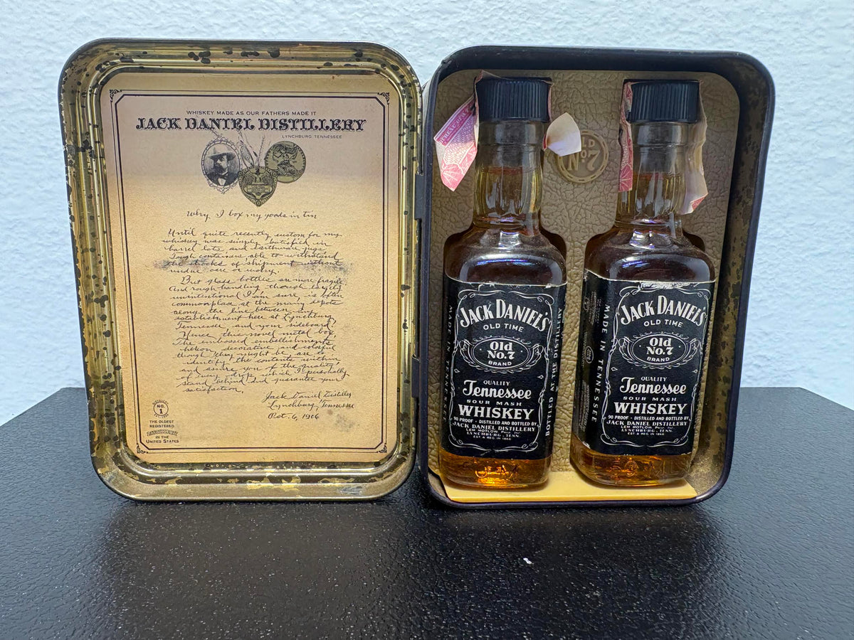 ( shf V ) Tin Box with Vintage / Antique Whiskey Jack Daniel's