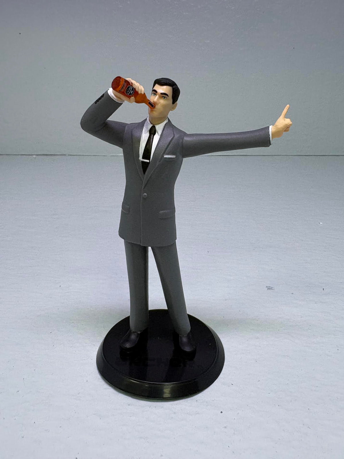 ( shf 32 ) Archer Collectible Figure Loot Crate Exclusive 5" Tall