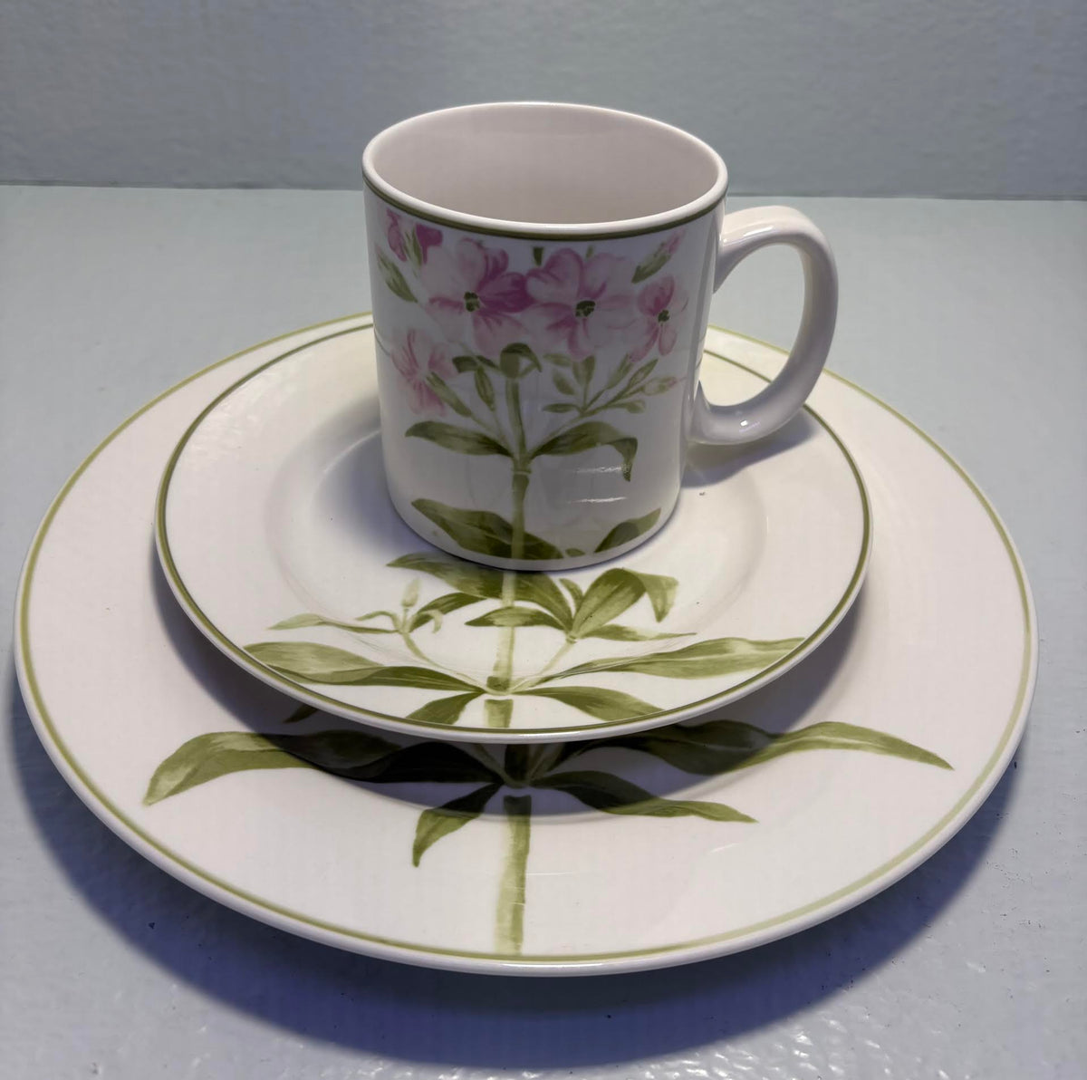 ( Shf 06 ) Folkcraft pink Flowers stoneware Dinnere plates 16 pices