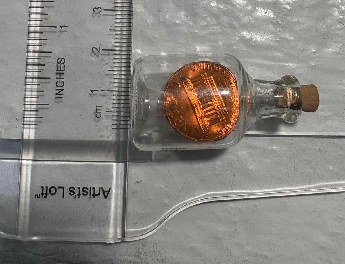 ( shf 32 ) glass bottle miniature