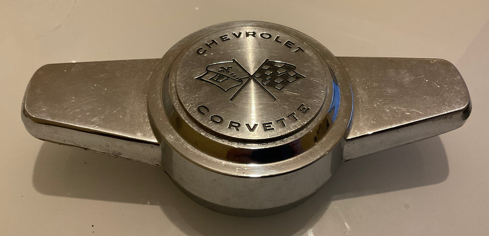 ( shf 38 ) Vintage- Corvette Hubcap / wheel cover 1956 / 62